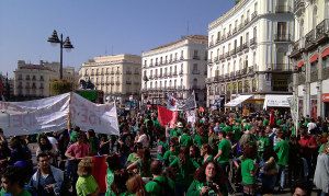 Puerta del Sol a las 2:30 de la tarde Puerta del Sol a las 2:30 de la tarde